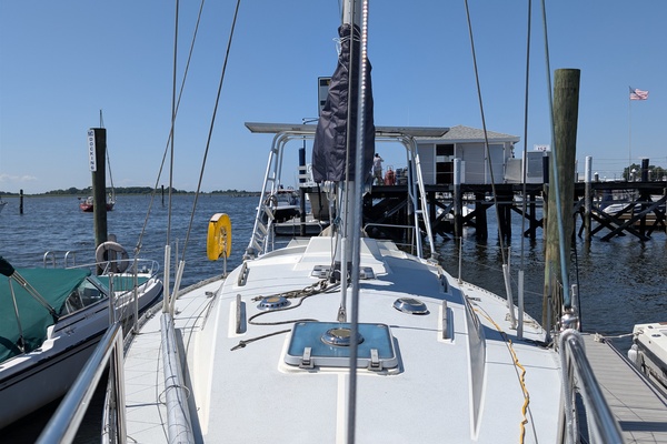 Rendl 34ft Moody Yacht For Sale