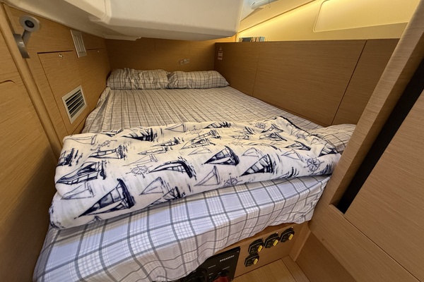 Our Odyssey 41ft Jeanneau Yacht For Sale