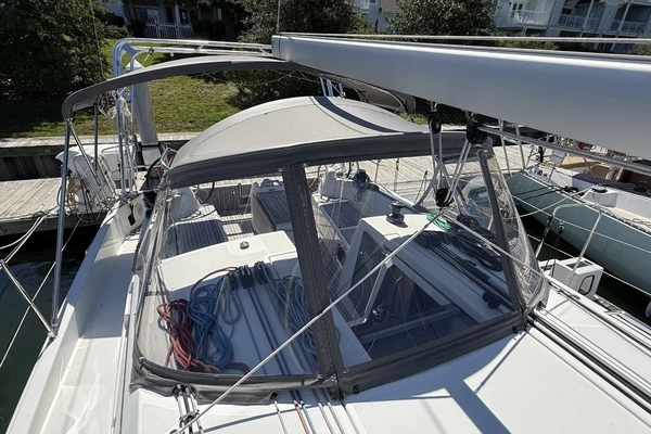 Jeanneau  Yacht For Sale