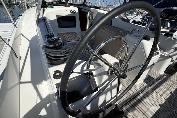 Jeanneau  Yacht For Sale