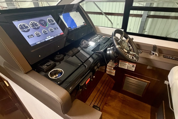 Cruisers 50 Cantius Yacht For Sale