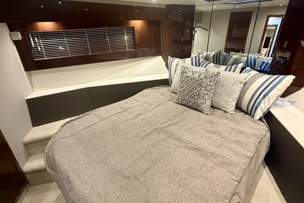 Cruisers 50 Cantius Yacht For Sale
