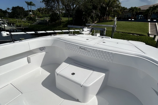 Front Runner 43 Yacht For Sale