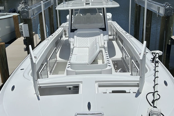 Front Runner 43 Yacht For Sale