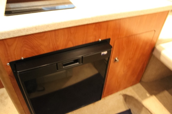 Sum Fun 28ft Rinker Yacht For Sale