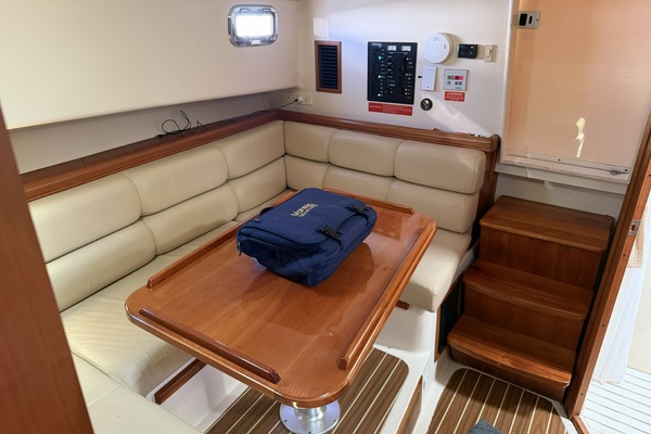 MAOUI 34ft Mainship Yacht For Sale