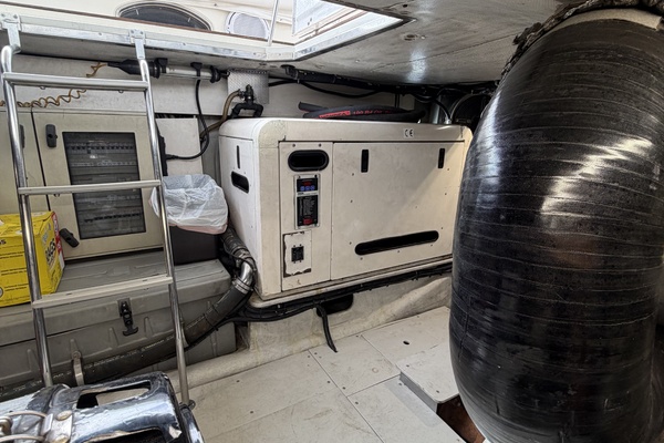 Bella Vita 55ft Azimut Yacht For Sale