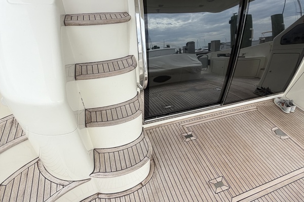 Bella Vita 55ft Azimut Yacht For Sale