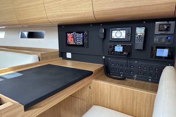 2024 J/45 nav desk
