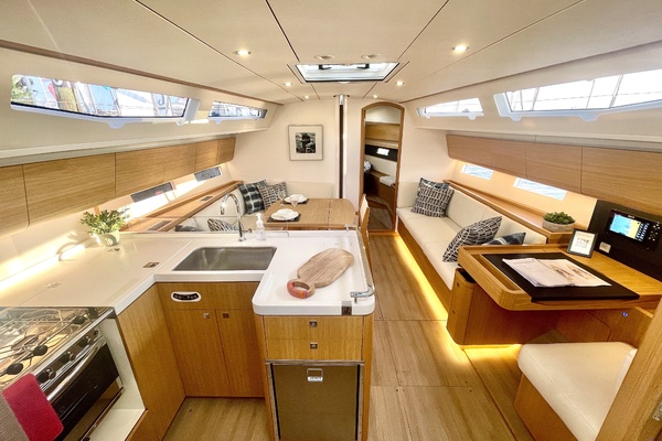 2024 J/45 salon