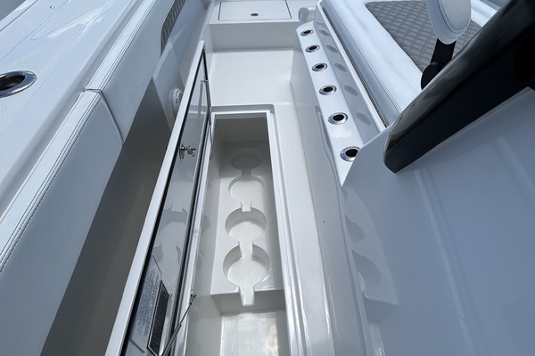 37ft Front Runner Yacht For Sale