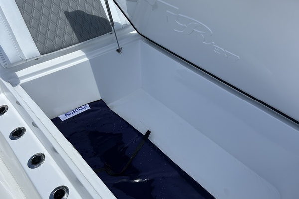 37ft Front Runner Yacht For Sale