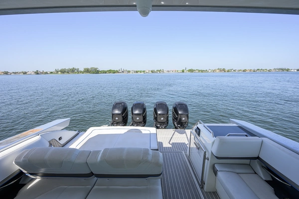 Formula Super Sport Crossover Yacht For Sale