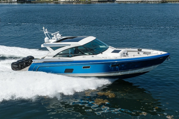 Formula Super Sport Crossover Yacht For Sale