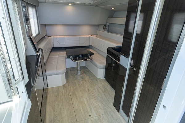 Formula Super Sport Crossover Yacht For Sale