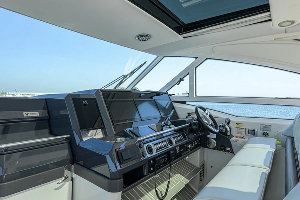 Formula Super Sport Crossover Yacht For Sale