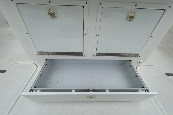 Jarrett Bay 32 Walk Around Yacht For Sale
