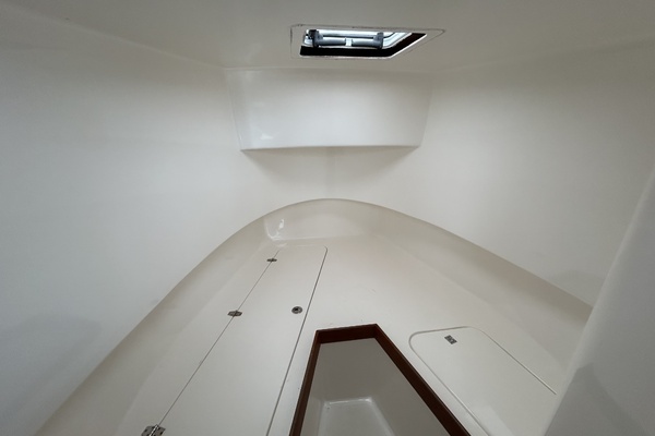 32ft Jarrett Bay Yacht For Sale