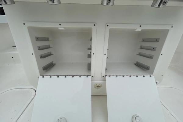 Jarrett Bay 32 Walk Around Yacht For Sale