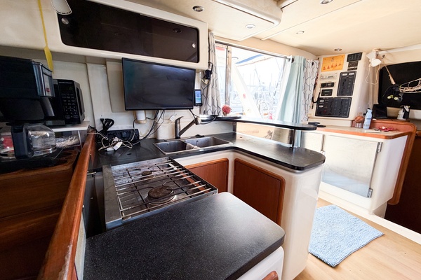 MYSTIQUE 40ft Leopard Yacht For Sale
