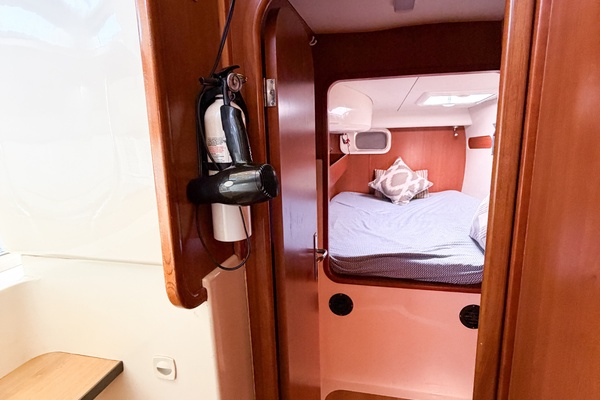 MYSTIQUE 40ft Leopard Yacht For Sale