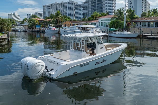 Mer Bare 33ft Everglades Yacht For Sale