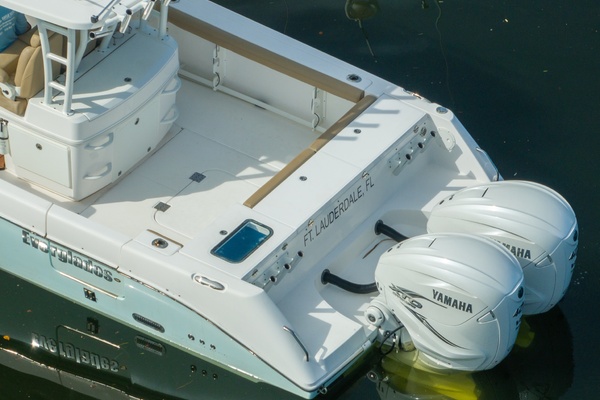 Mer Bare 33ft Everglades Yacht For Sale