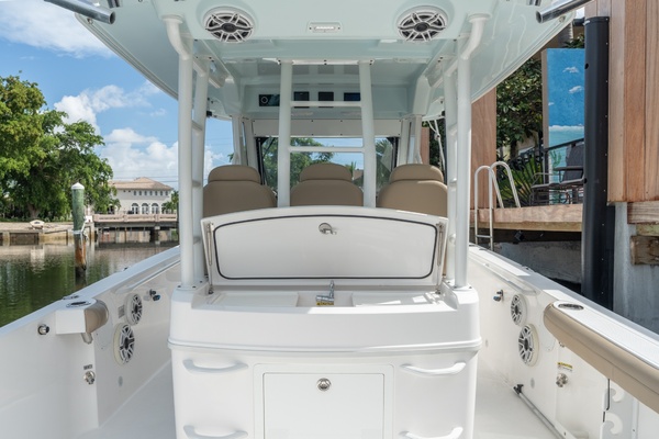 Mer Bare 33ft Everglades Yacht For Sale
