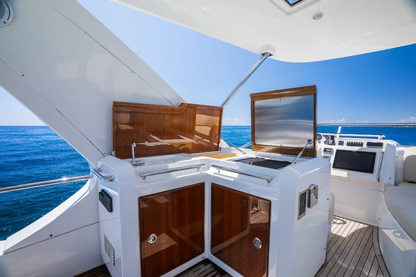 Azimut 60 Fly Yacht For Sale