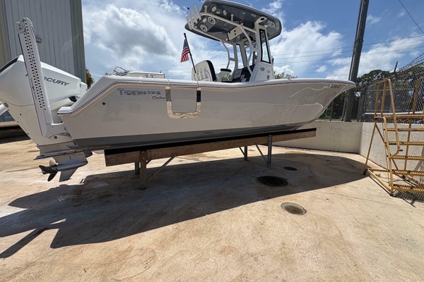 25ft Tidewater Yacht For Sale