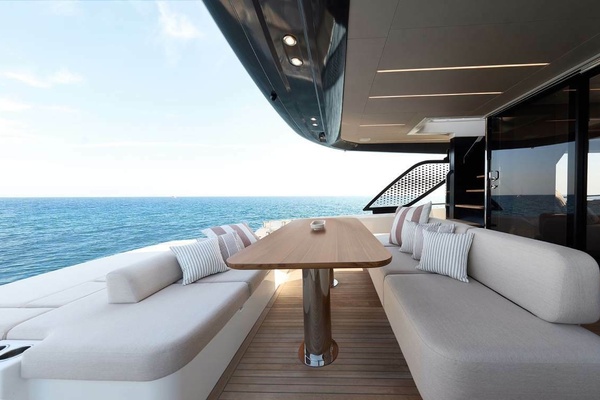 F6 7 67ft Prestige Yacht For Sale