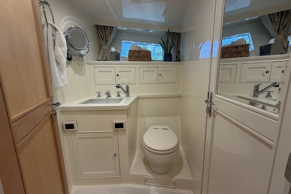 2021Marlow 72 ft Explorer 62E   JIA