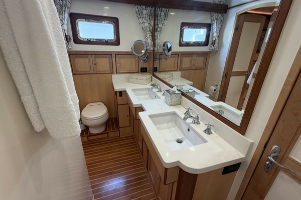 2021Marlow 72 ft Explorer 62E   JIA