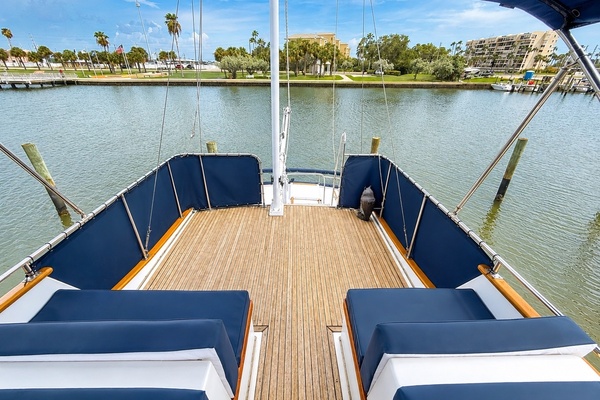 36ft Grand Banks Yacht For Sale