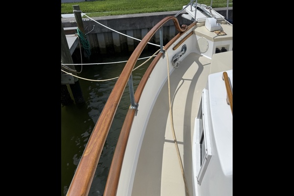 36ft Grand Banks Yacht For Sale
