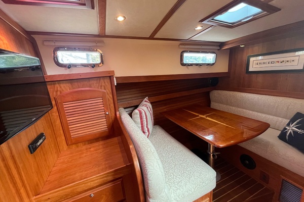 Sundog 42ft Sabre Yacht For Sale