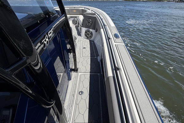 38ft Fountain Yacht For Sale