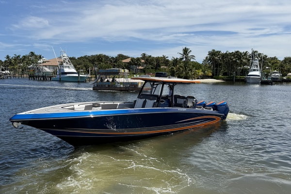 38ft Fountain Yacht For Sale
