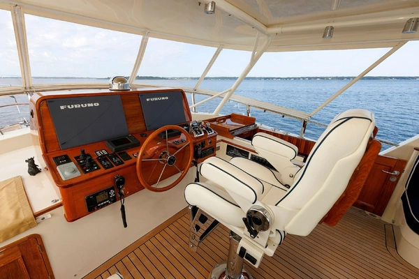 Hunt Yachts 72 Flybridge Yacht For Sale