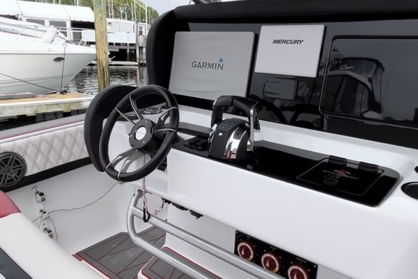 38ft Statement Yacht For Sale
