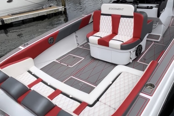 38ft Statement Yacht For Sale