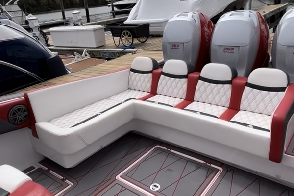 38ft Statement Yacht For Sale