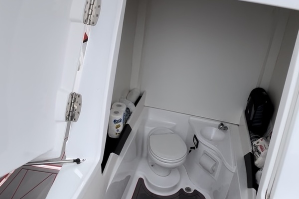 38ft Statement Yacht For Sale