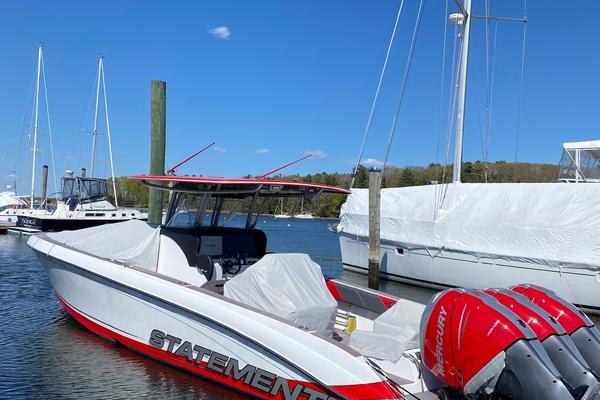 38ft Statement Yacht For Sale