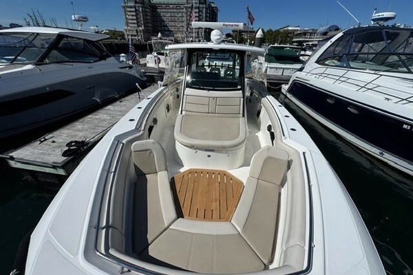 TOOTH AND NAIL 38ft Boston Whaler Yacht For Sale