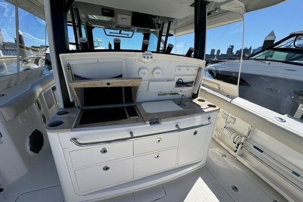 TOOTH AND NAIL 38ft Boston Whaler Yacht For Sale