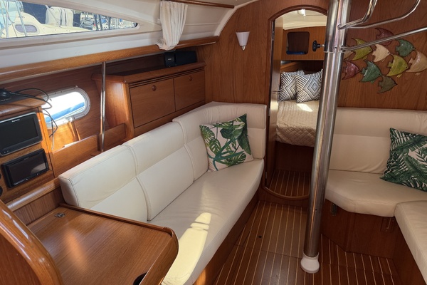 Slip Stream  35ft Jeanneau Yacht For Sale