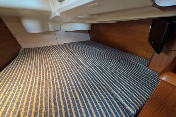 Slip Stream  35ft Jeanneau Yacht For Sale