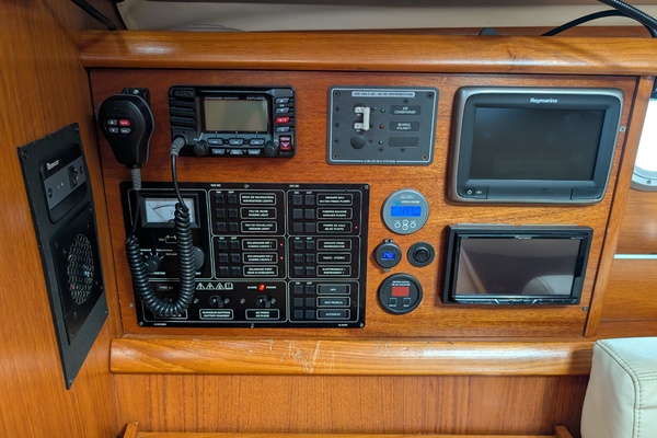 Slip Stream  35ft Jeanneau Yacht For Sale