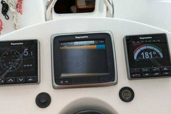 Slip Stream  35ft Jeanneau Yacht For Sale
